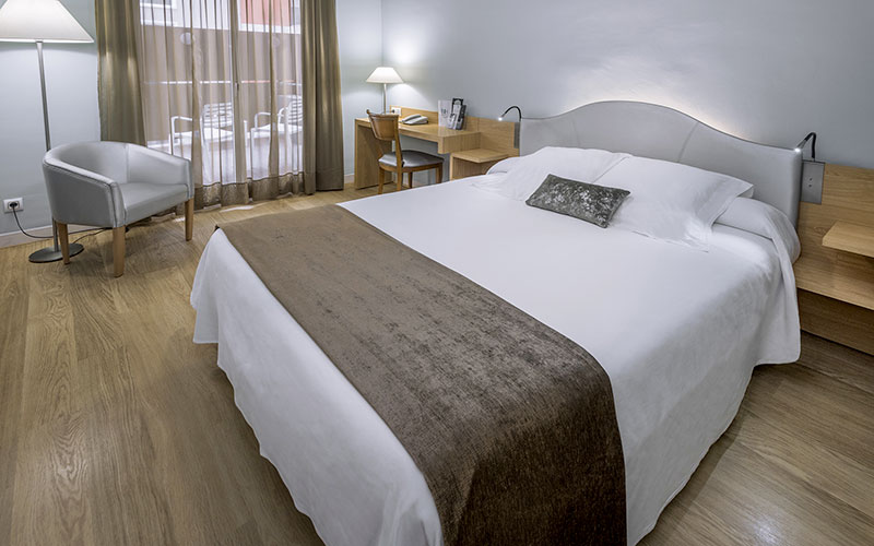 MONICA HOTEL 4*